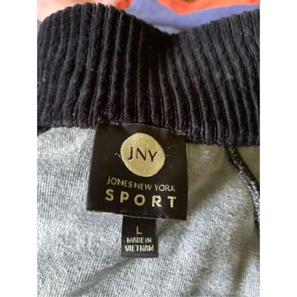 Jones NY Ladies Zip Up Vest - Picture 2 of 9